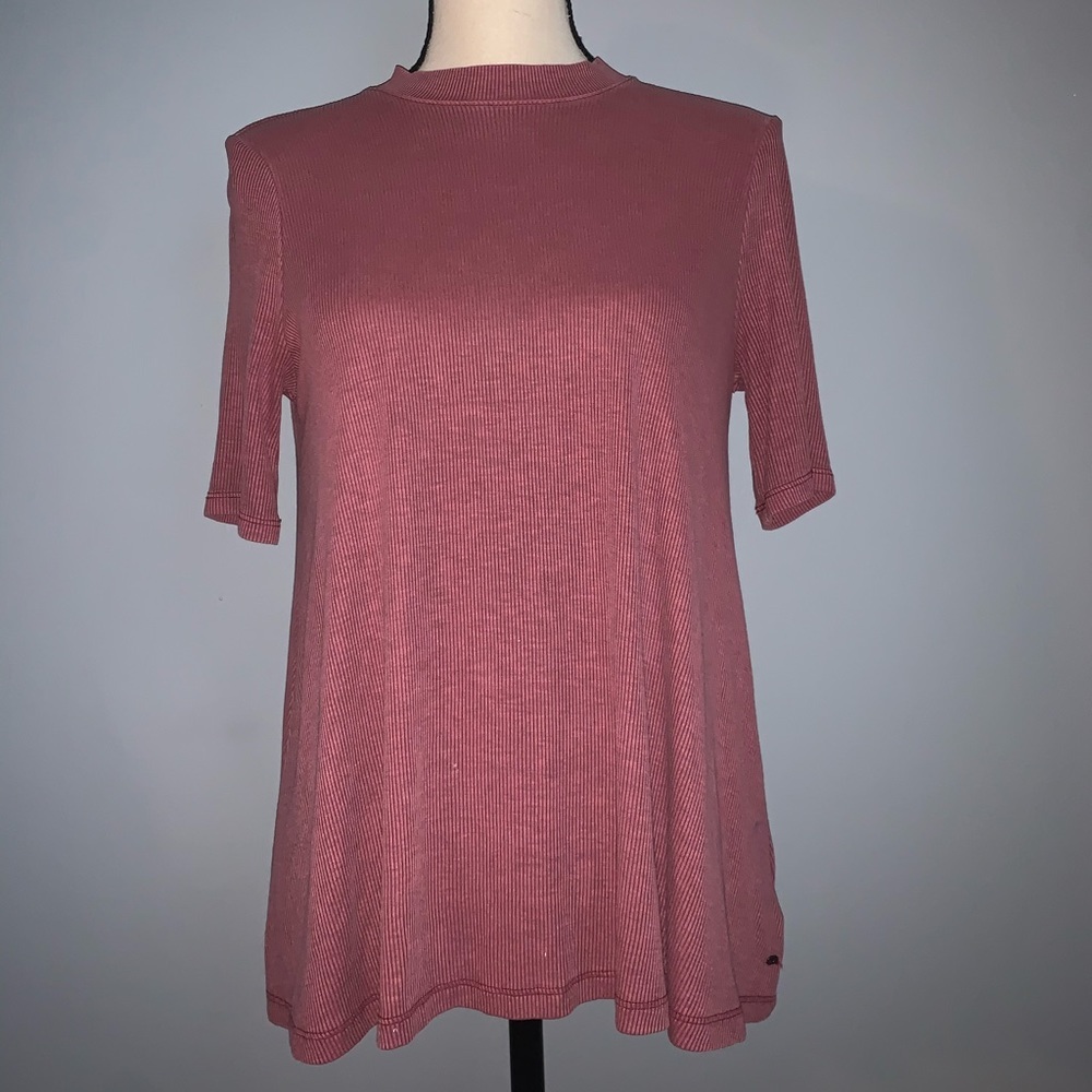 - American Eagle Open Back Short Sleeve T-shirt​